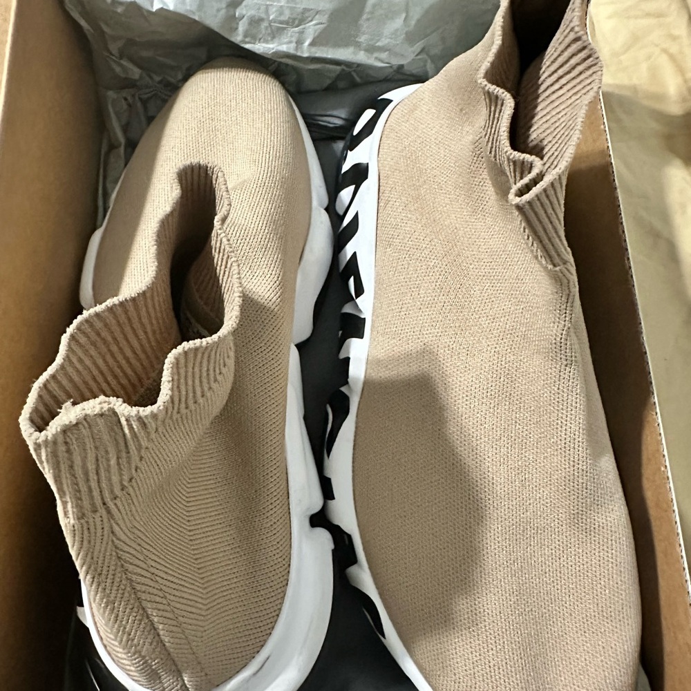 Balenciaga Beige Speed Trainer Sneakers - Picture 3 of 8